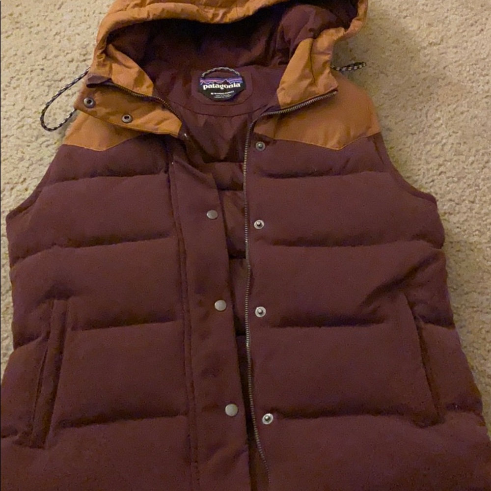 Cropped sleeved puffer jacket